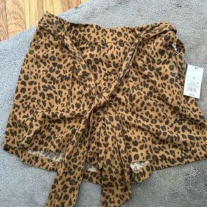 A NEW DAY Cheetah shorts
